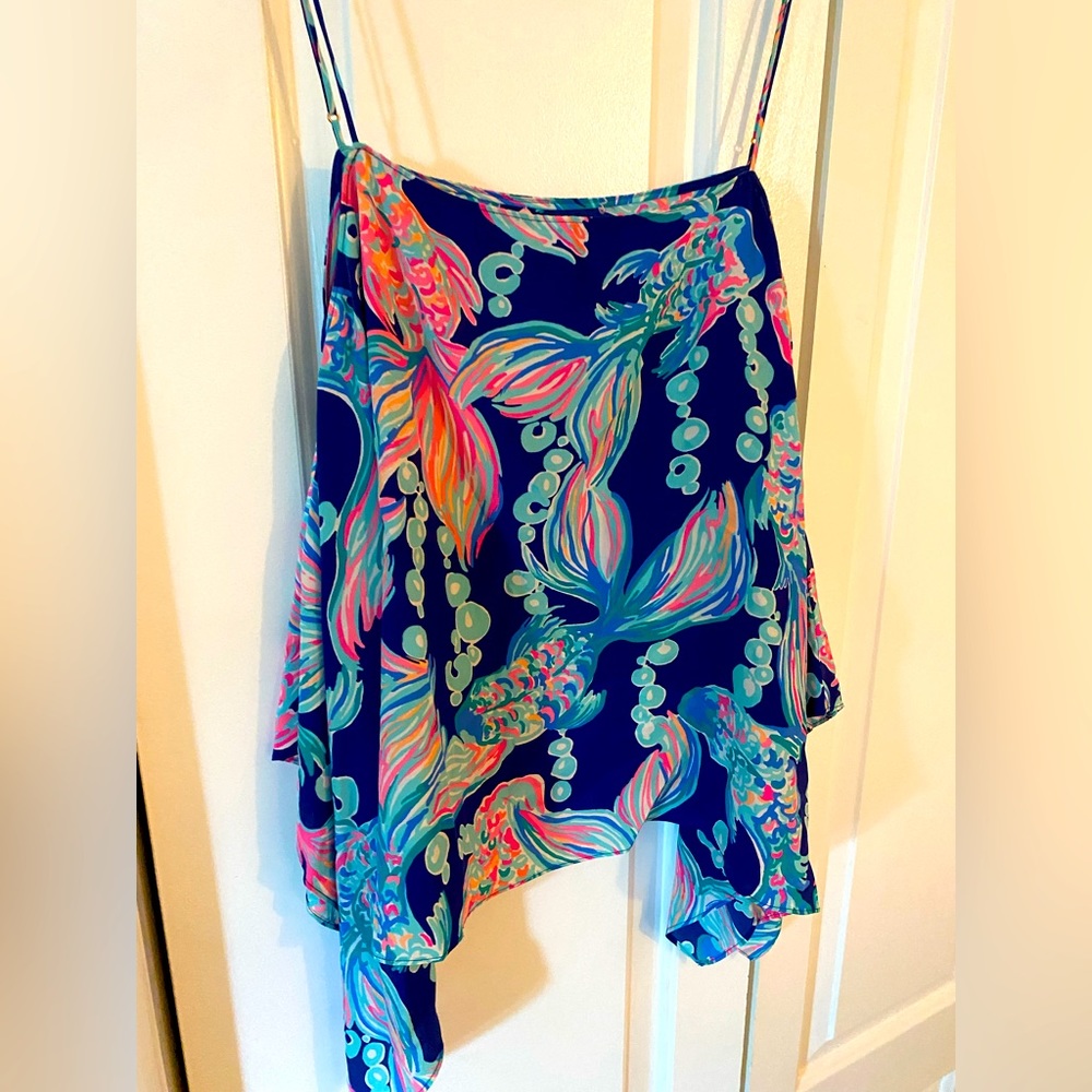 Silk lilly Pulitzer tank in new condition.